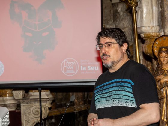Joan Arimany durant la conferència. Foto de Genís Sáez.