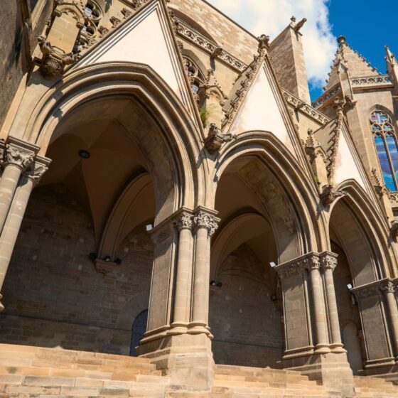 Exterior de l'atri de la Seu de Manresa